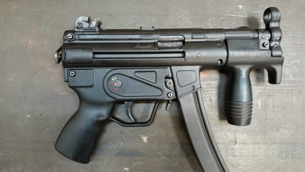 Heckler & Koch MP5K 9x19mm semi auto
