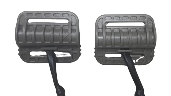 Quick release buckles for vest shoulder straps